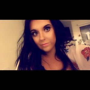 Meet your Posher, Destinee